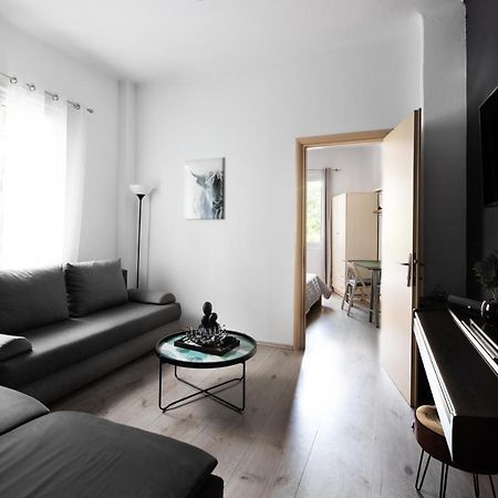 Apartment In The Heart Of The City Tesalonika Bagian luar foto