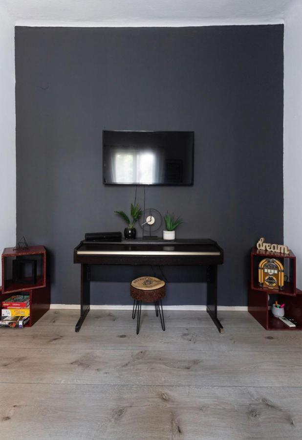 Apartment In The Heart Of The City Tesalonika Bagian luar foto